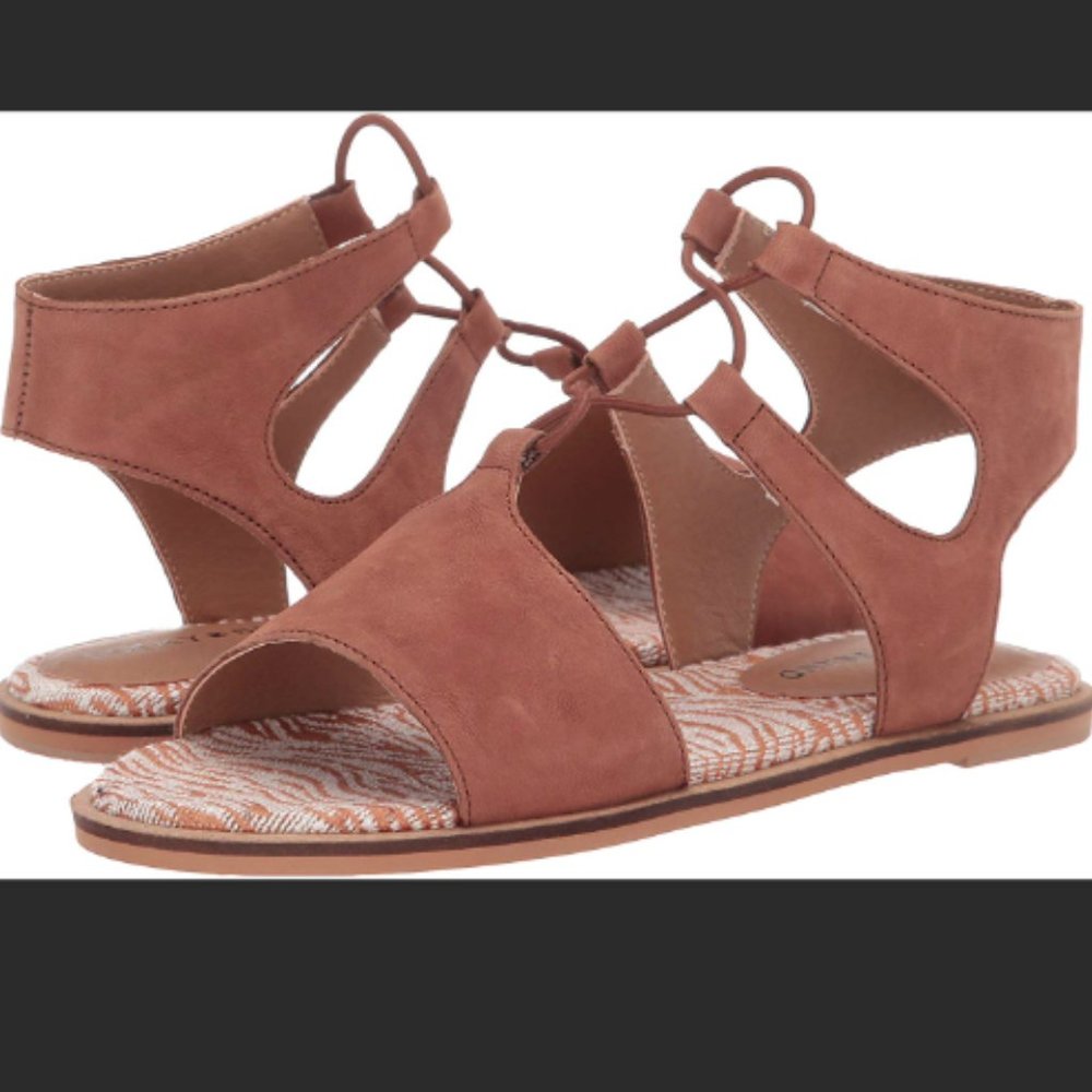 NWT! Lucky Brand Feray Sandal size 8 Umber Tan Lace Up Flat